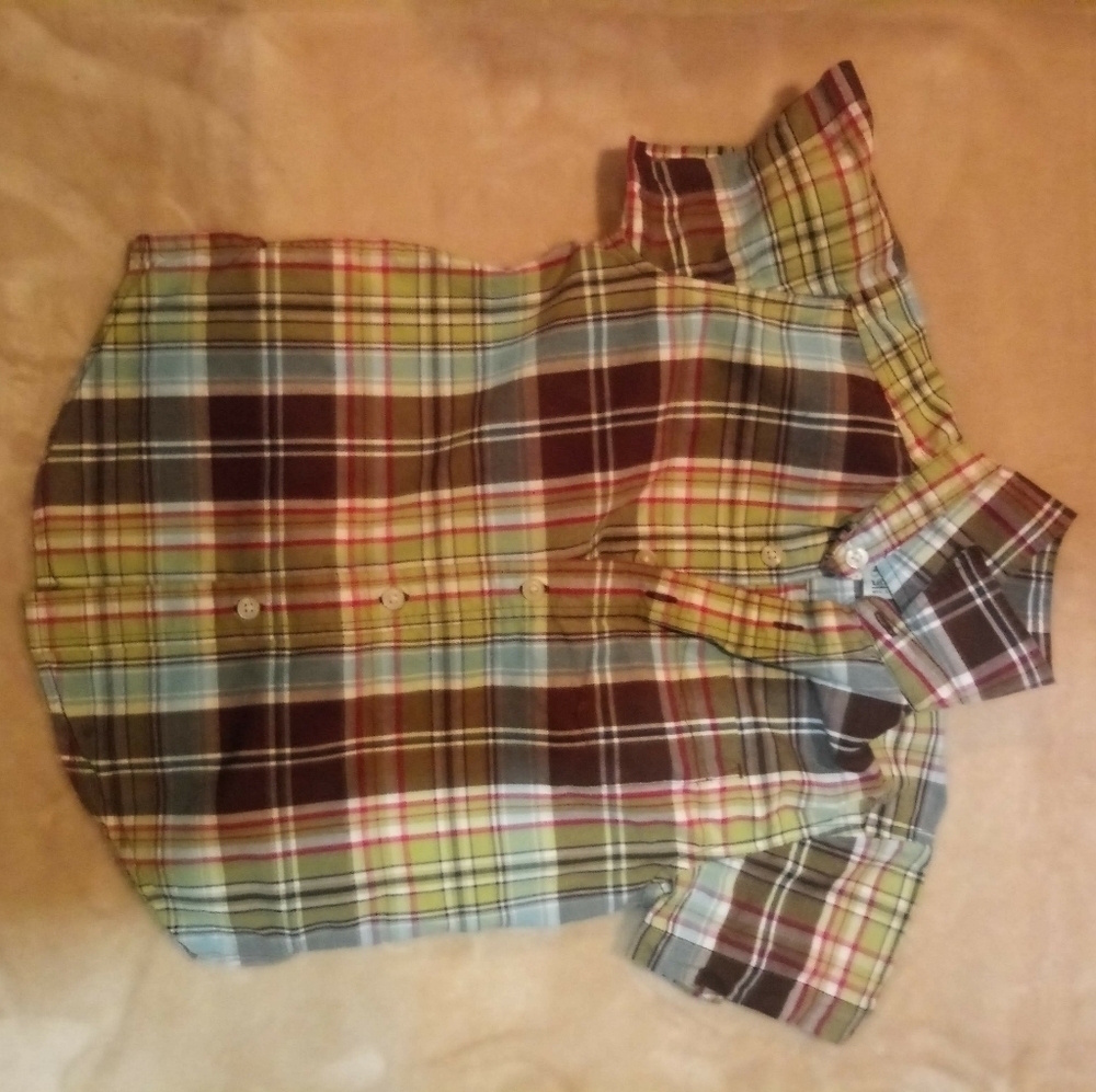 Place shirtbutton up